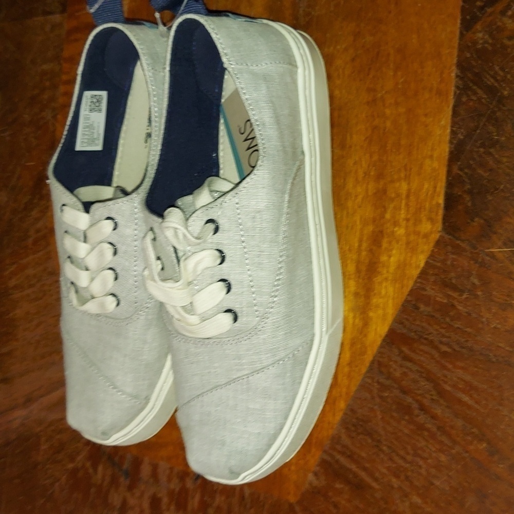 Toms - Picture 4 of 6